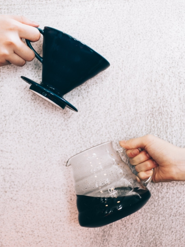 V60 Dripper - Cafetière Hario - Céramique Bleue